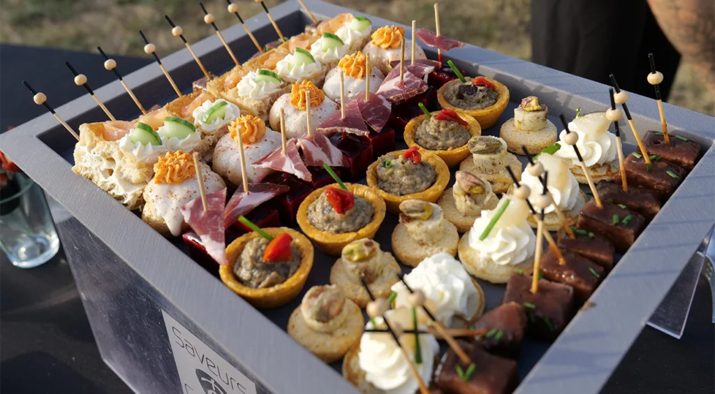 Choisir un Traiteur bio pour événement professionnel assure une expérience culinaire saine et mémorable pour tous les invités.