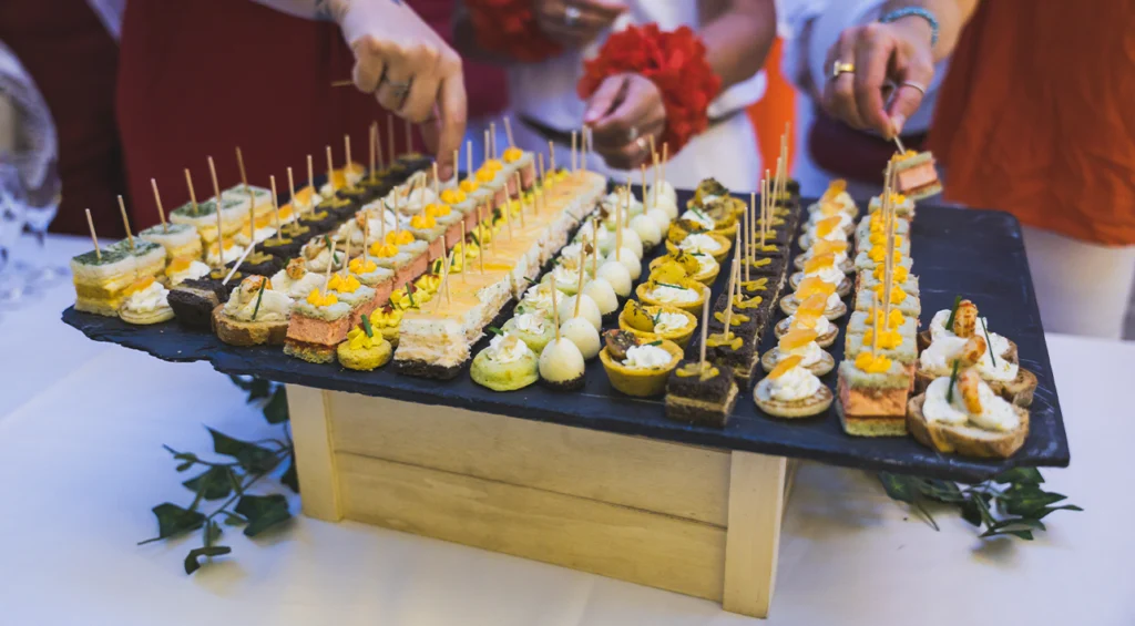 Le choix d'un Traiteur pour entreprise dans le Grand Ouest de confiance est la clé pour des repas d'affaires savoureux et réussis.