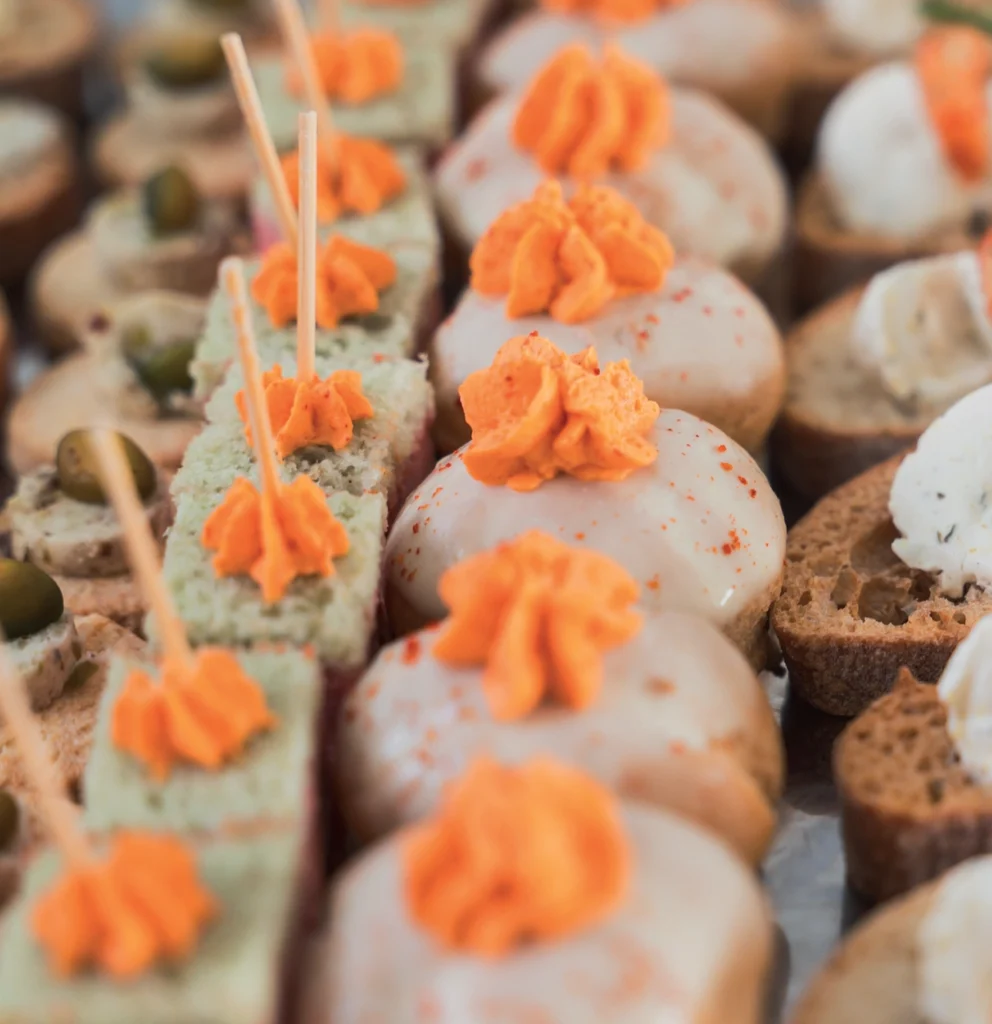 Petits fours d'un cocktail apéritif d'une prestation traiteur de Saveurs et Créations